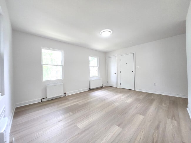Building Photo - 4530 Avondale St