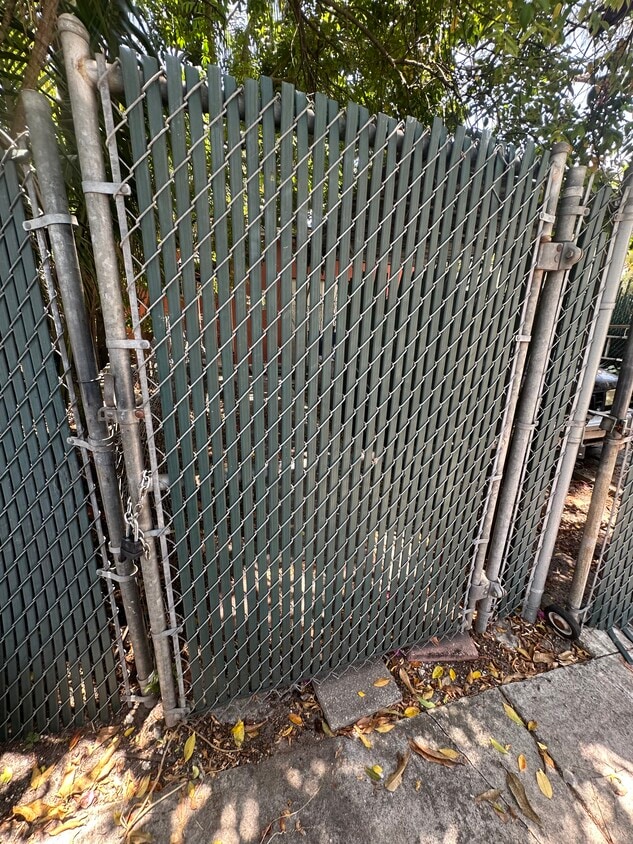 Foto principal - 1240 NE 148th St