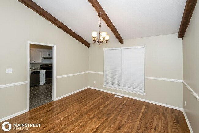 Foto del edificio - 929 Edwards Lake Rd, Birmingham, AL 35235