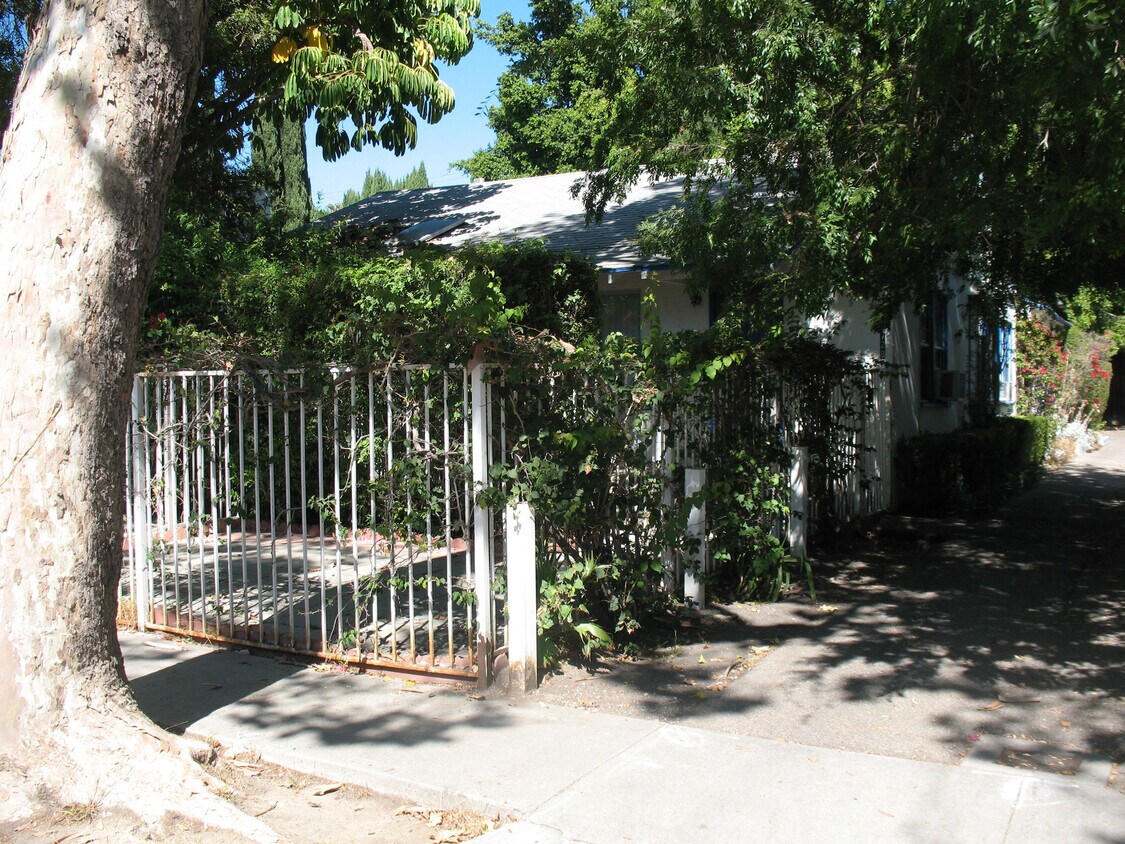 728 Westmount Dr Unit 728 Westmount Drive, West Hollywood, CA 90069