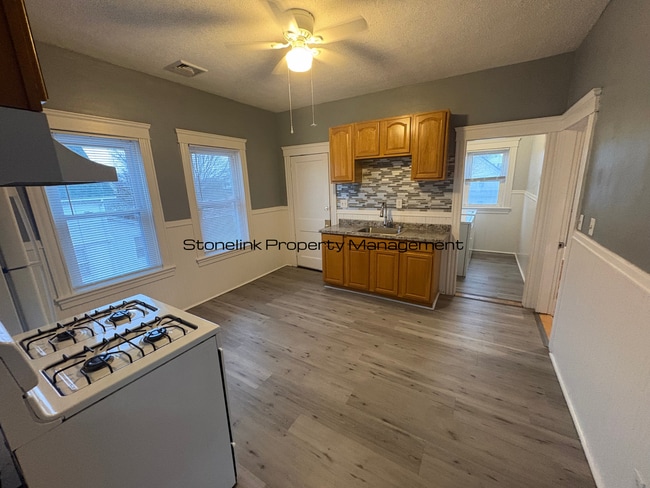 Building Photo - 192 Chandler Ave