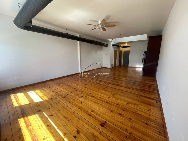 Foto del edificio - 600 Columbia Rd