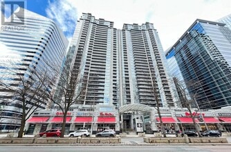 Building Photo - 4978 Yonge St