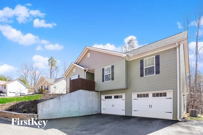 Building Photo - 17 Baker St