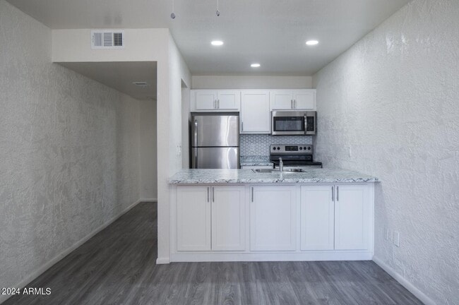 Building Photo - 4635 N 27th Ave