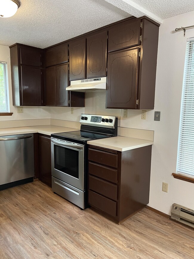 Building Photo - 116 N 3rd Ave SW