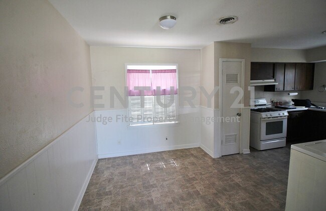 Foto del edificio - Nice 3/1.5 in Burleson Ready for Move-In!