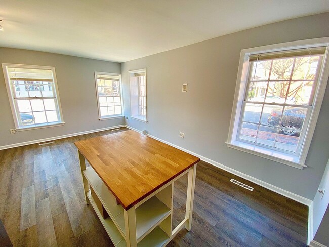 Building Photo - Modern One-Bedroom Federal Hill Apartment