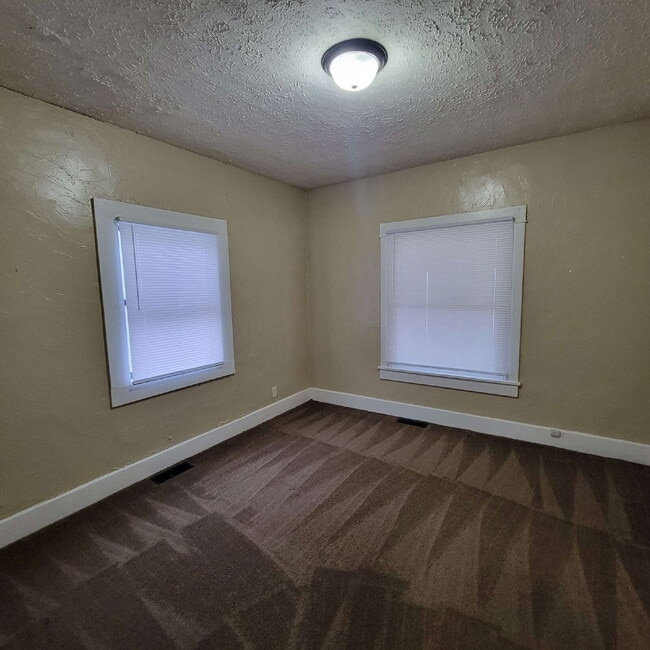 Building Photo - Near Eastside 3BR House ready to RENT!