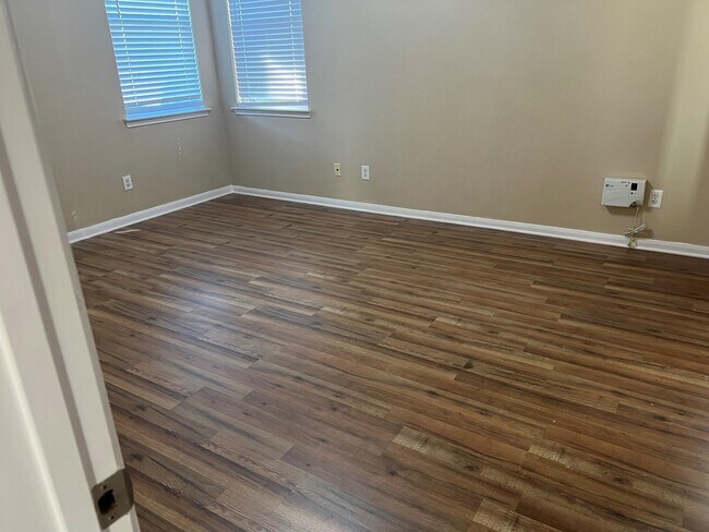 Foto del edificio - 4119 Barossa Valley Ln