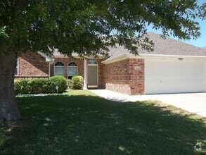 Building Photo - 2703 Kinney Dr