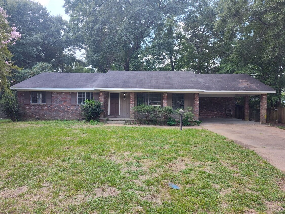 Primary Photo - 5301 Venetian Way