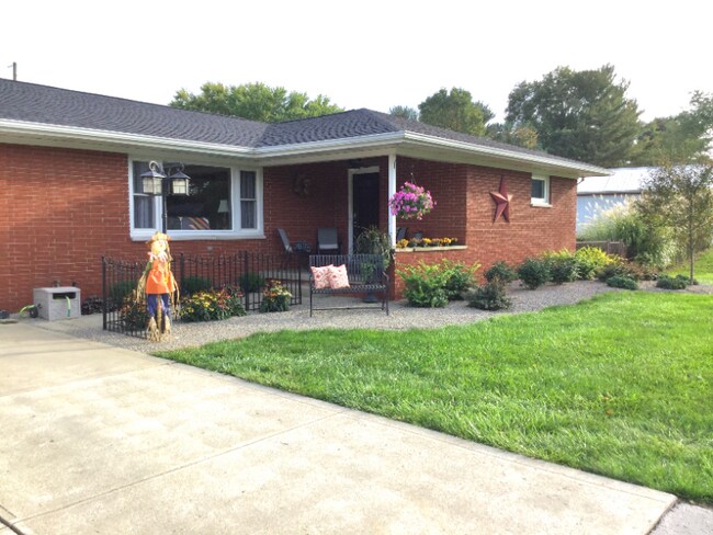 Building Photo - 294 Meadow Dr NE