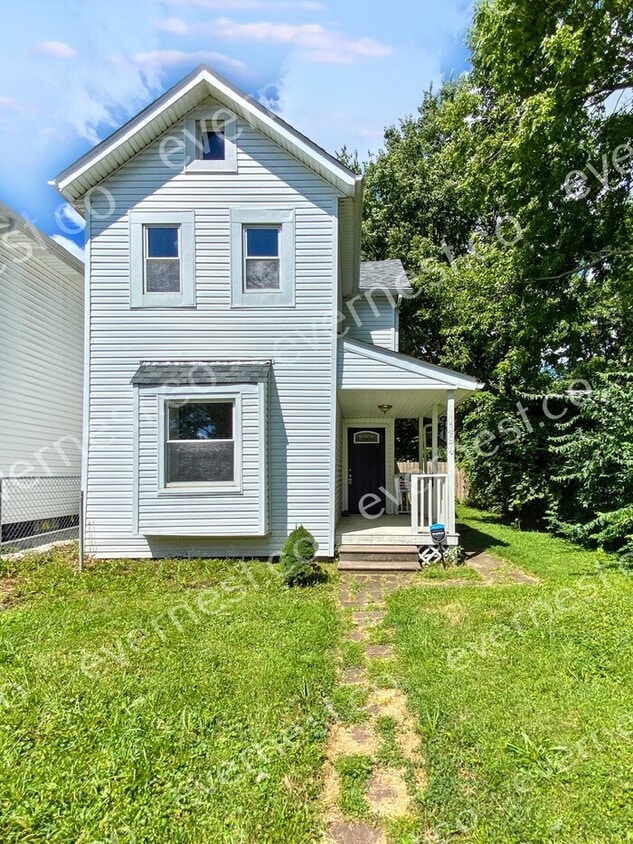 Primary Photo - 1494 Manchester Ave