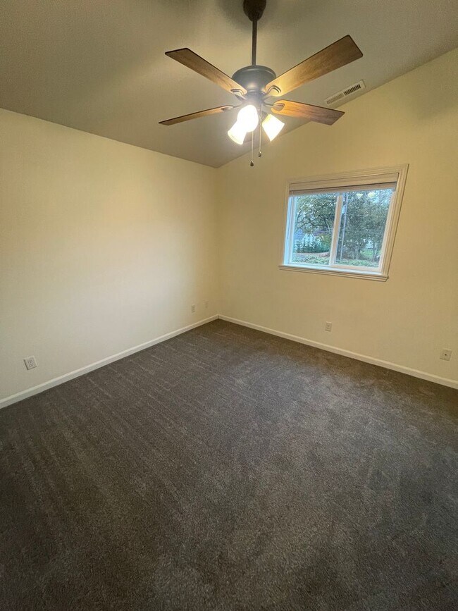 Foto del edificio - ** MOVE IN SPECIAL** 4 Bedroom House in Jefferson!