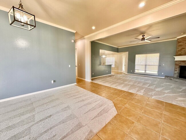 Building Photo - Spacious 3-Bedroom Home in Yukon! - Move in Deposit-Free! (If Qualified)