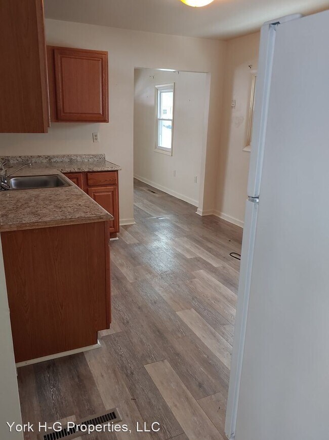 Building Photo - 4 br, 1 bath House - 311 Charles Rd