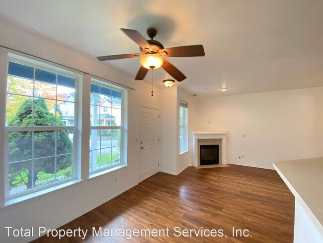 Building Photo - 3 br, 2.5 bath House - 733 115th St E
