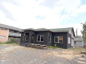 Building Photo - 2407 Southmore Blvd