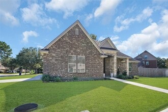 Building Photo - 7638 Bronze Trail Dr Building Photo - 7638 Bronze Trail Dr