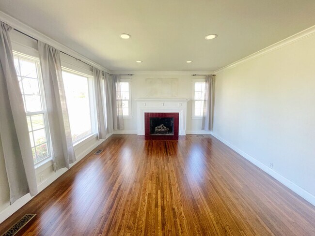 Foto del edificio - Adorable Midtown Tulsa Bungalow