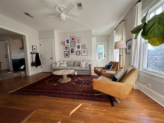 Building Photo - 1054 Rosedale Dr NE