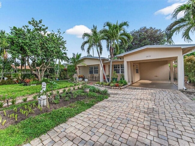 Building Photo - 1412 NE 14th Pl