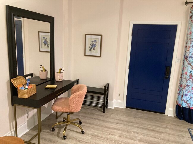 Tocador y zapatero - 400 Queens Rd