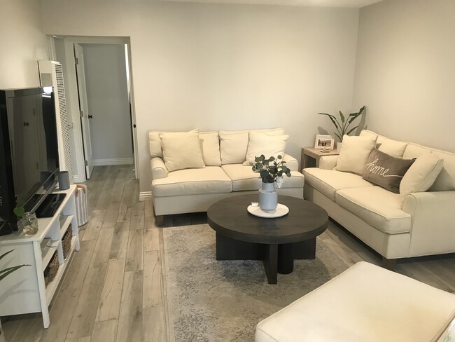 Living Room with view of Bdrm #2 - 2912 Peppertree Ln
