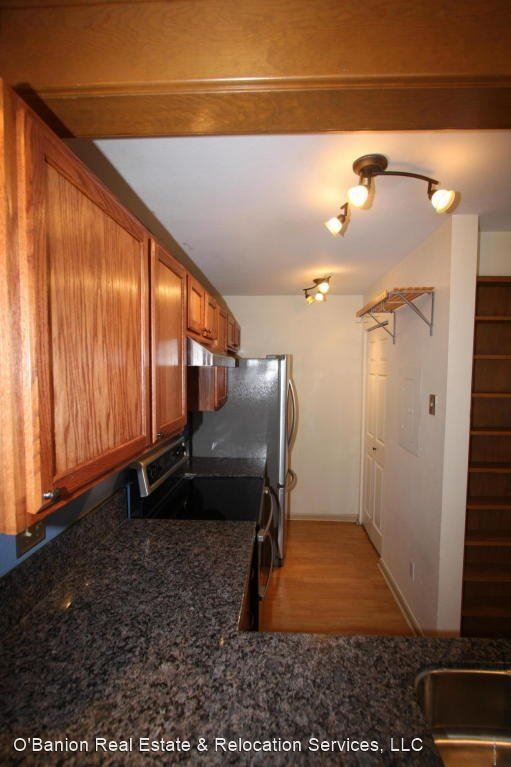 Building Photo - 2 br, 1.5 bath House - 2841 Baxter Rd. #4D