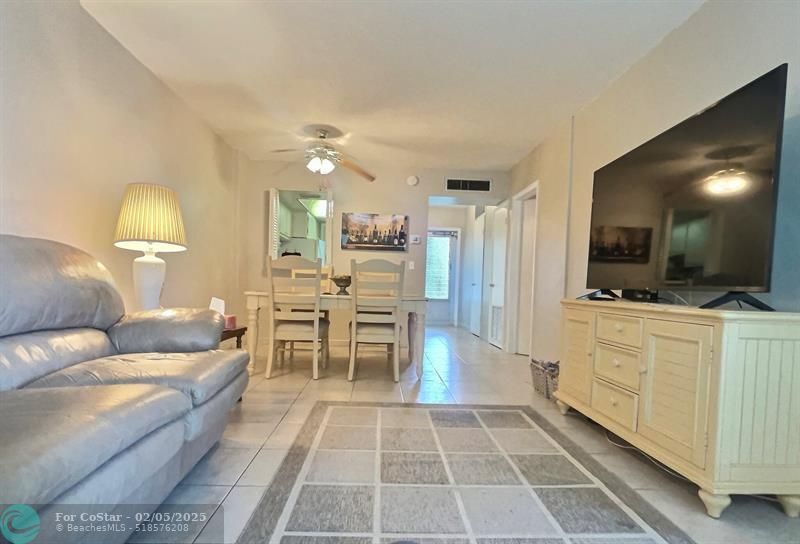 Foto principal - 1333 E Hallandale Beach Blvd