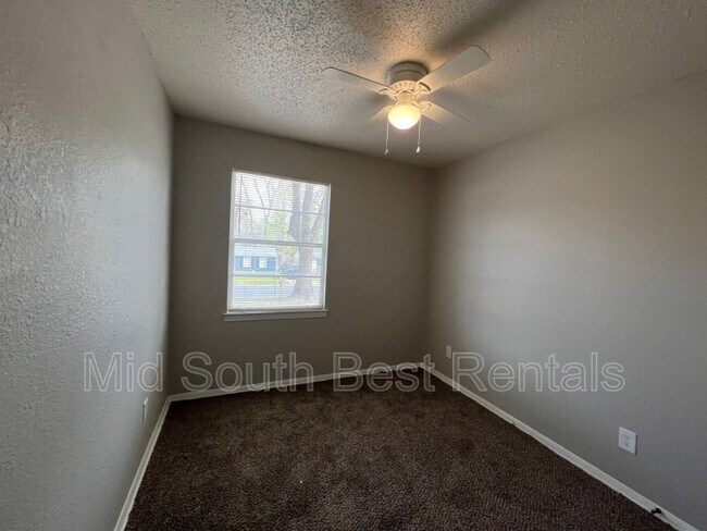 Building Photo - 2531 Sunny Hill Dr