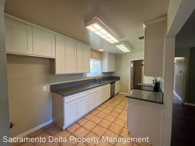 Foto del edificio - 3 br, 1 bath House - 1204 Rushden Drive ^^