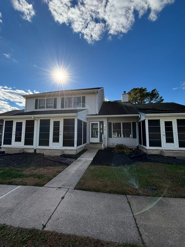 Front View - 405 Franklin St