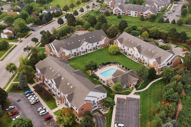 WEX_Apartment_com-Images_v1_Hero - Wexford Place
