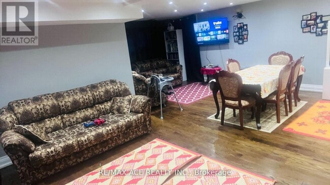 Building Photo - 36 Murray Ave