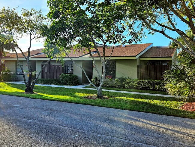 Building Photo - 164 Meadows Dr