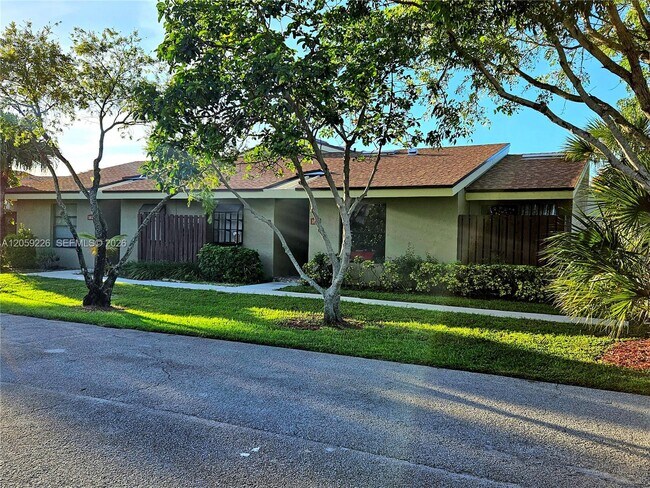 Foto del edificio - 164 Meadows Dr