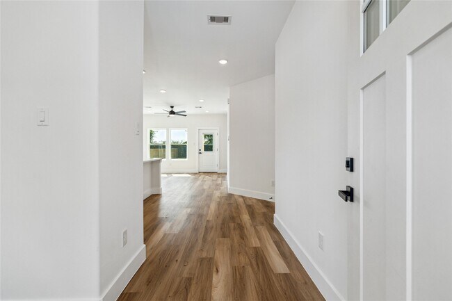Foto del edificio - 3700 Avenue S