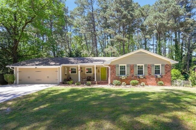Photo - 2772 Briarcliff Rd NE House