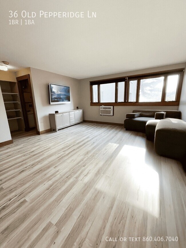 Foto del edificio - 36 Old Pepperidge Ln