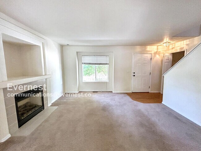 Foto del edificio - 7324 Edgebrook Dr