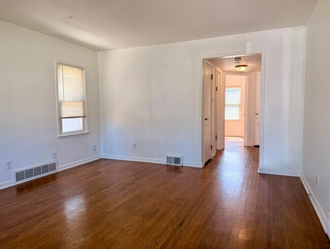 Building Photo - 2190 Sonoma Ave