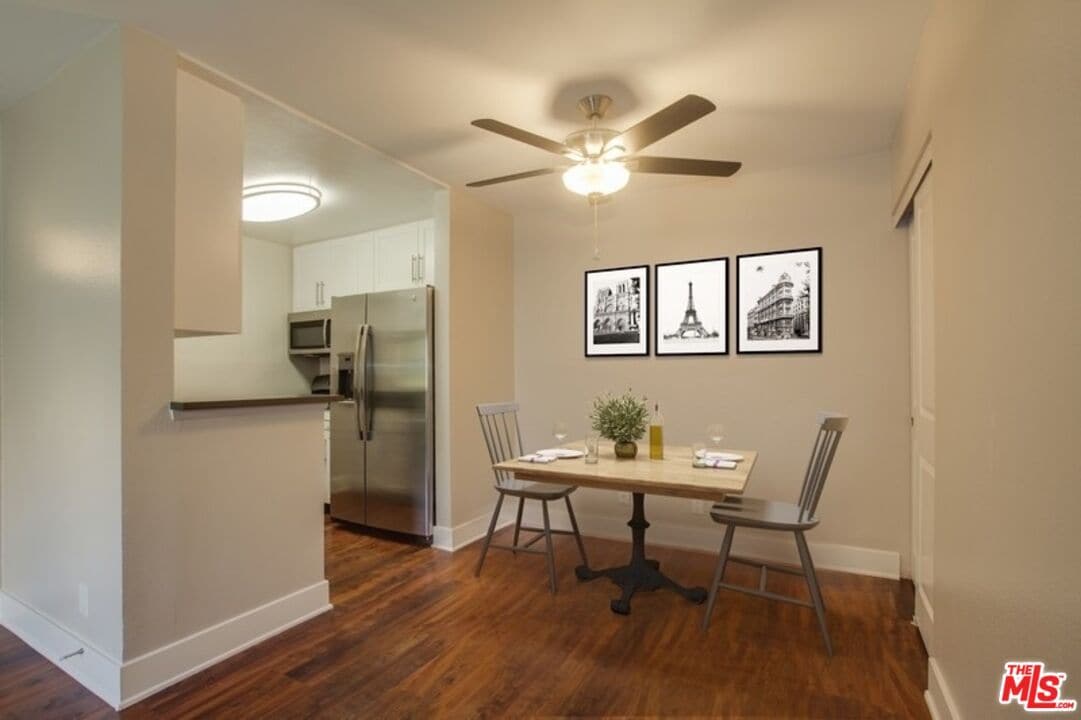 Primary Photo - 26347 W Thousand Oaks Blvd