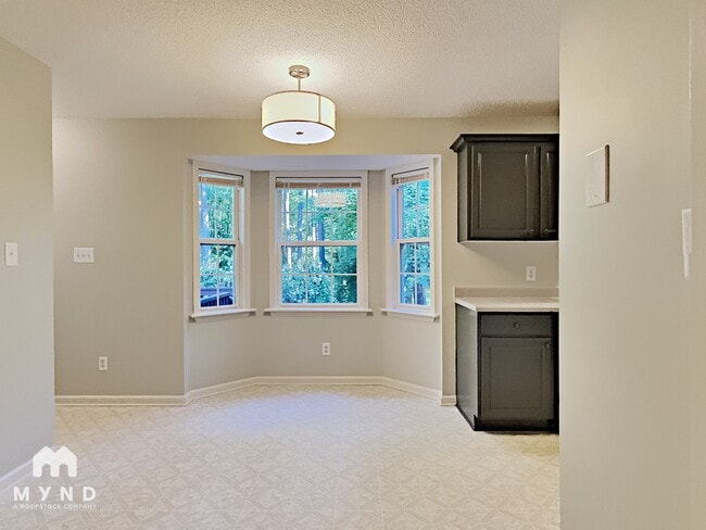 Building Photo - 112 Drew Ct