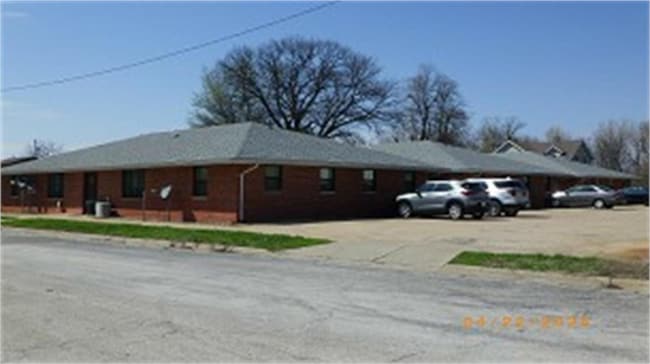 Building Photo - 17 2nd Ave