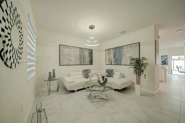 Foto del edificio - 3371 W 106th Terrace