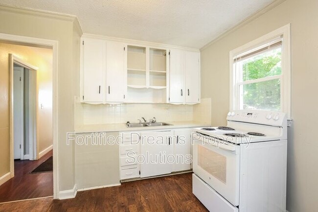 Building Photo - 1430 Marne St
