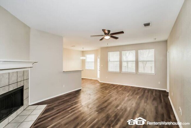 Foto del edificio - Newly renovated spacious 3 bed/2 bath, wit...