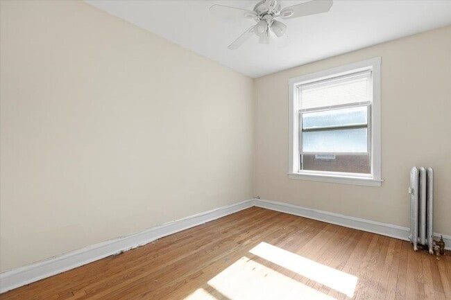 Building Photo - 2342 W Touhy Ave